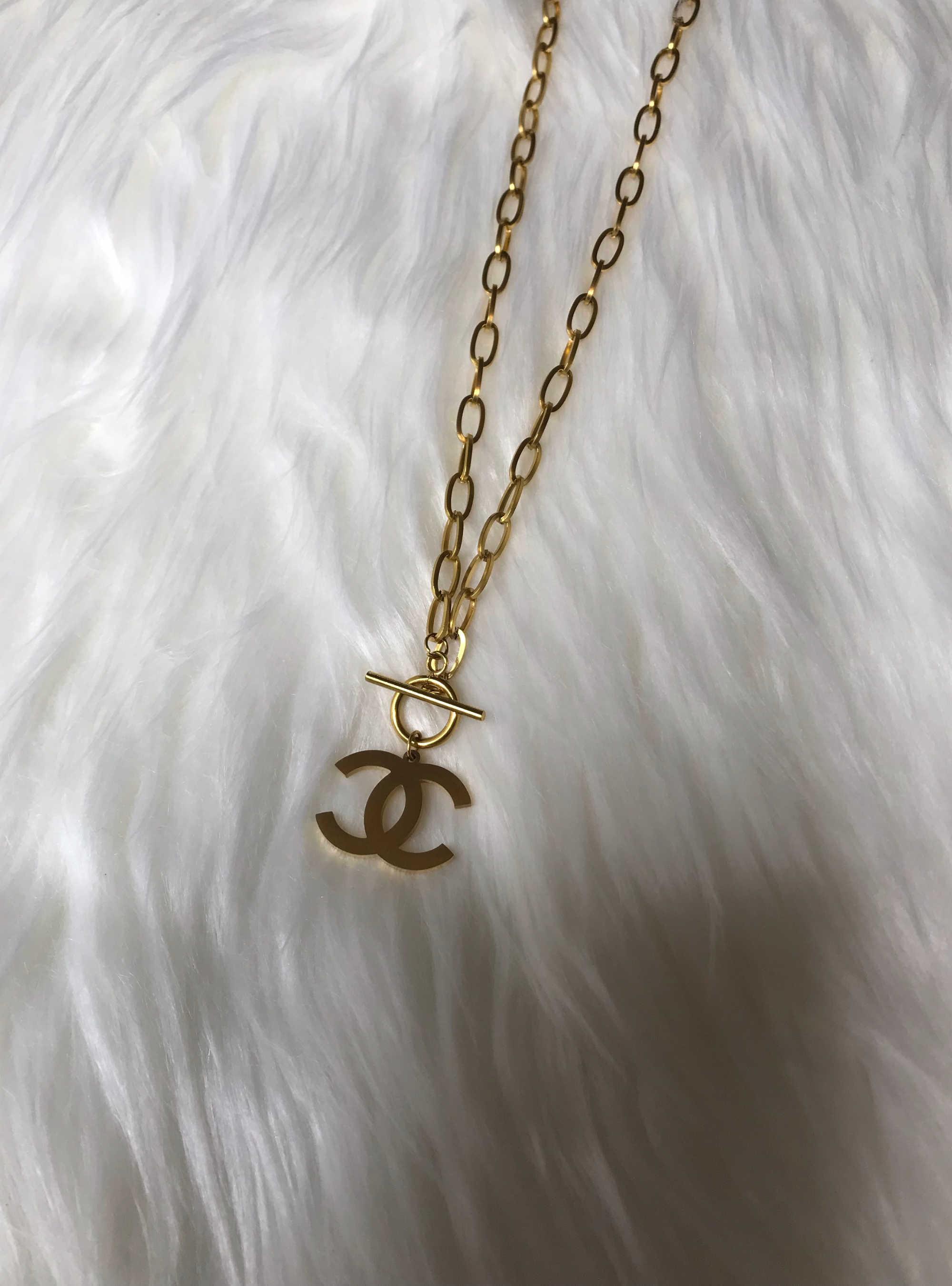 Diamanté Chanel Necklace in White | AM Archives
