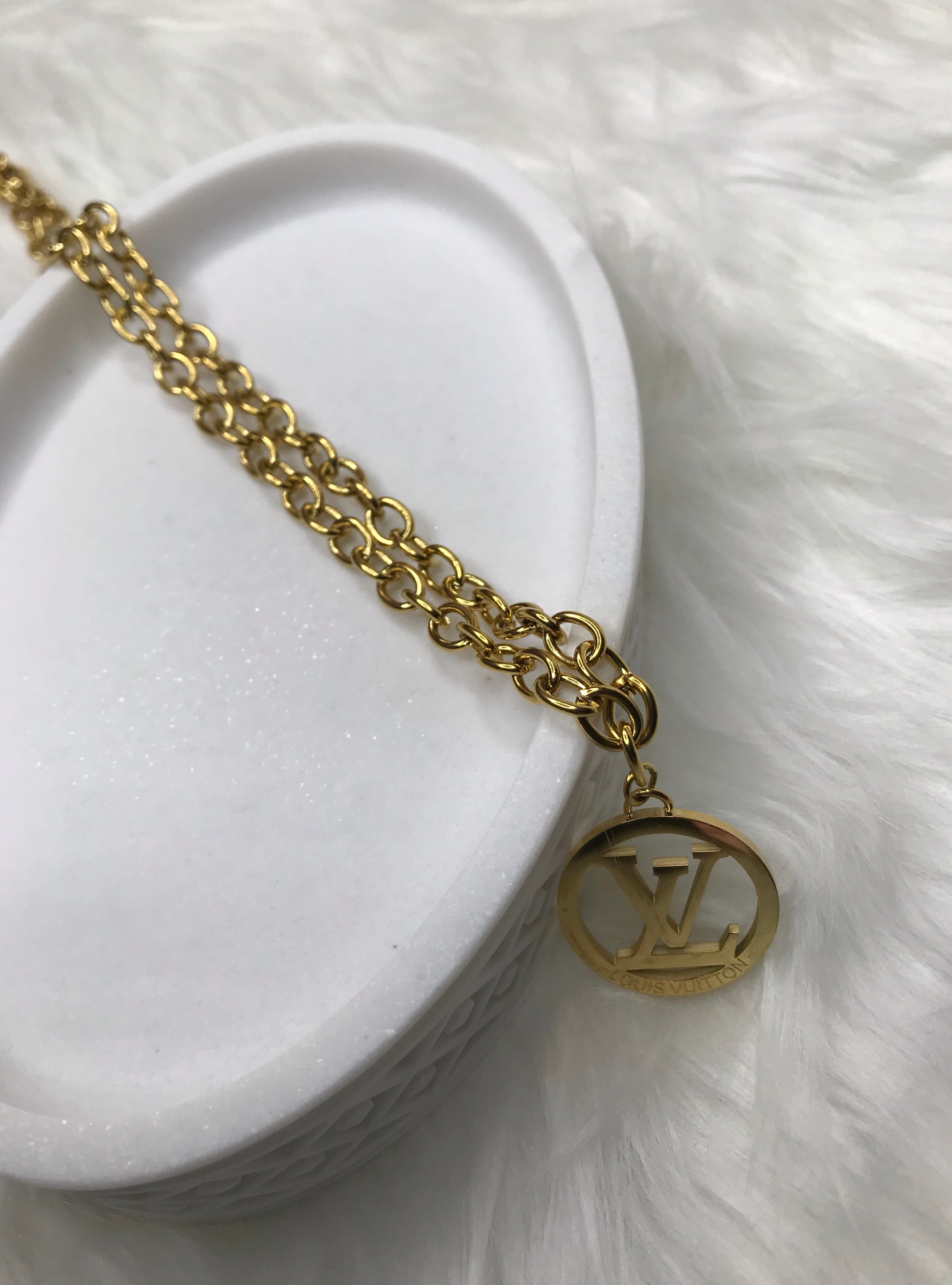 vuitton gold chain necklace